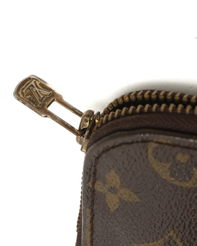 Louis Vuitton Monogram Laptop Case, 17-inch in Coated canvas from A Retro Tale, photo 6 of 12