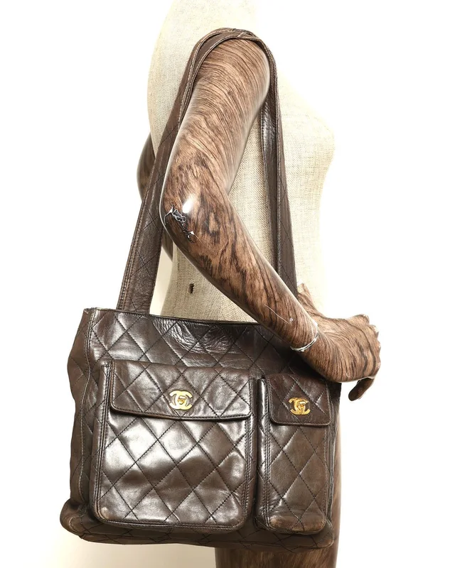 Chanel CC Vintage Tote Bag in Leather from A Retro Tale, photo 12 of 12