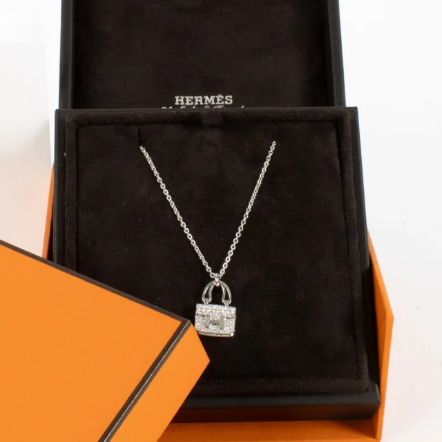 Hermès Diamonds Amulettes Constance Pendant Necklace from Labellov, photo 2 of 4