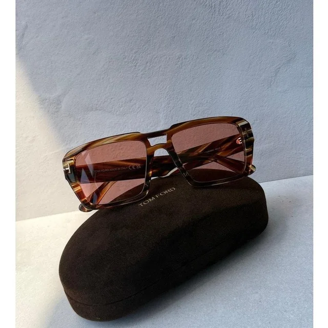 Tom Ford Women's Sunglasses - Brown/Orange in red|orange|brown from Depop, photo 1 of 1