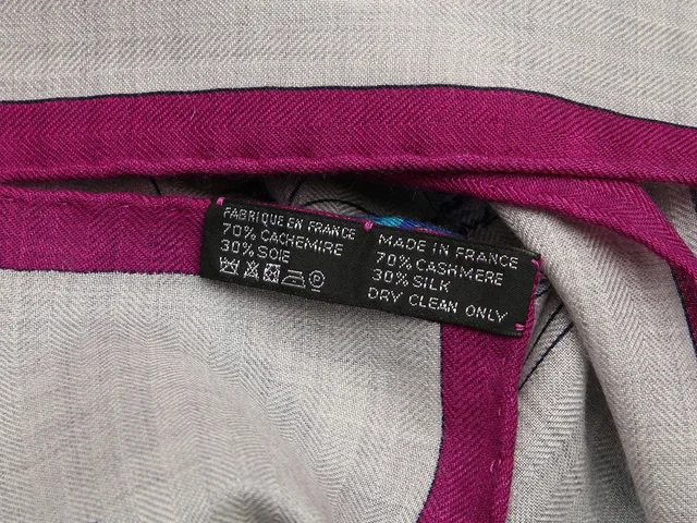Hermès Cavalcadour Fleuri Cashmere Silk Shawl 140cm in Silk from Ann's Fabulous Finds, photo 4 of 6