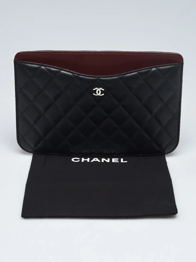 Chanel Black Quilted Lambskin Leather Small CC Ipad Mini Pouch in Black Lambskin from Yoogis, photo 2 of 7