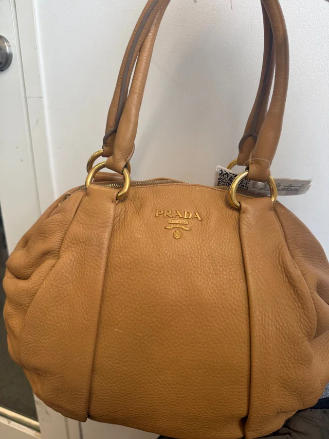 Sac fourre-tout bandoulière logo PRADA Vitello Daino cuir beige GHW Italie 31YH629 - s04v39 in Beige from Luxury Promise