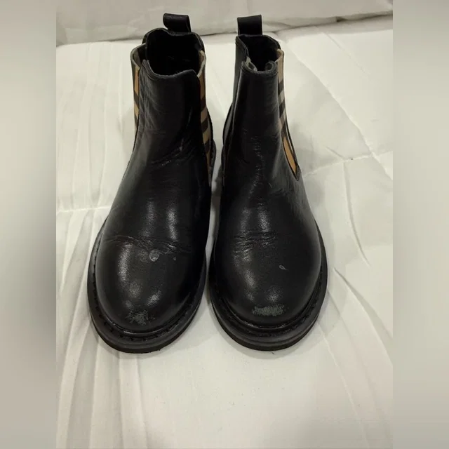 Burberry Leather Men's Boots in black Leather from Poshmark, photo 1 of 1