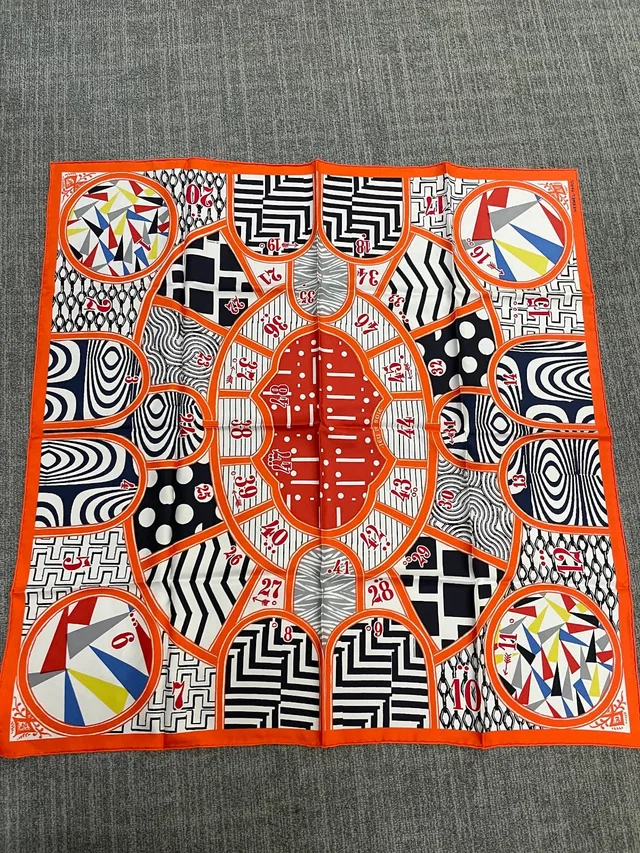 Hermès 90* Silk Scarf in Silk from Luxury Promise