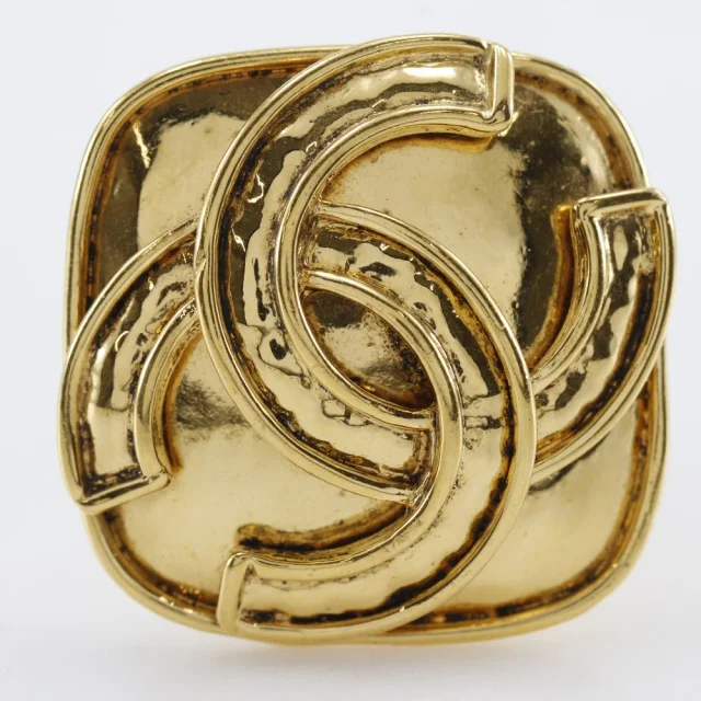 Chanel Coco Mark Earrings Gold Plated 94P in Gold Gold-plated metal from LuxUness, photo 5 of 7