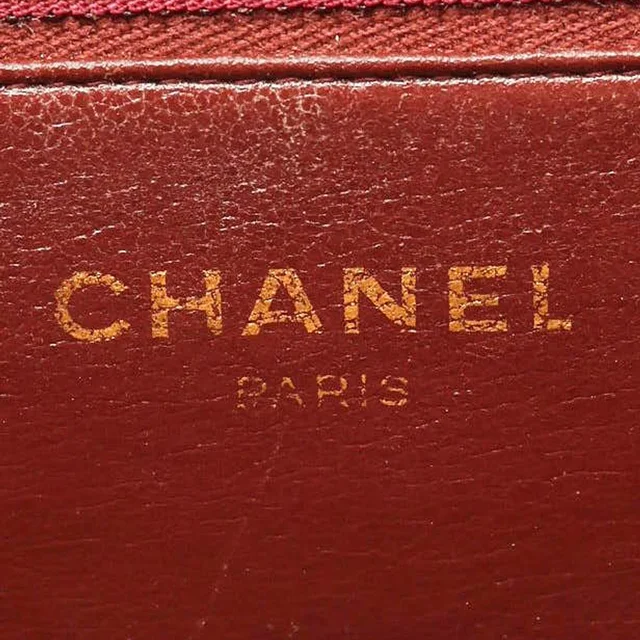 Chanel Classic Medium Full Flap Bag in Leather from A Retro Tale, photo 6 of 8