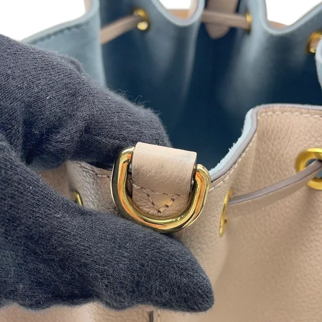 Louis Vuitton Lockme Bucket NV BeigeM57688 Leather in Leather from GALLERY RARE, photo 13 of 19