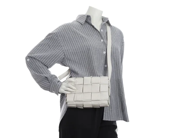 Bottega Veneta Maxi White Fringed Intrecciato Nappa Cassette Bag in White Nappa leather from Ann's Fabulous Finds, photo 9 of 9