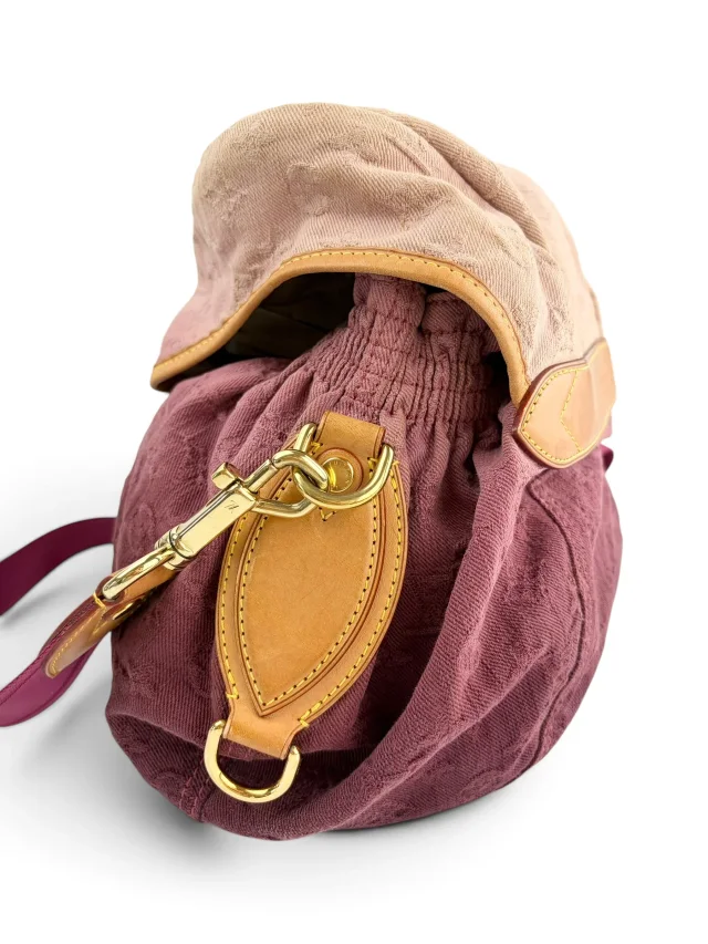 Louis Vuitton Denim Sunshine Messenger NM in Denim from Season 2 Consign, photo 4 of 9