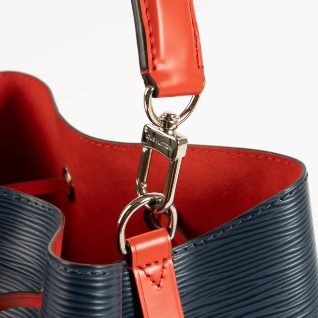 Louis Vuitton Indigo/Coquelicot Epi NeoNoe MM Bag in Leather from Labellov, photo 8 of 8
