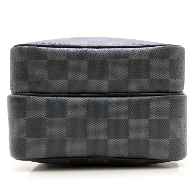 Louis Vuitton Damier Graphite Shoulder Bag in Black Canvas from LuxUness, photo 3 of 9