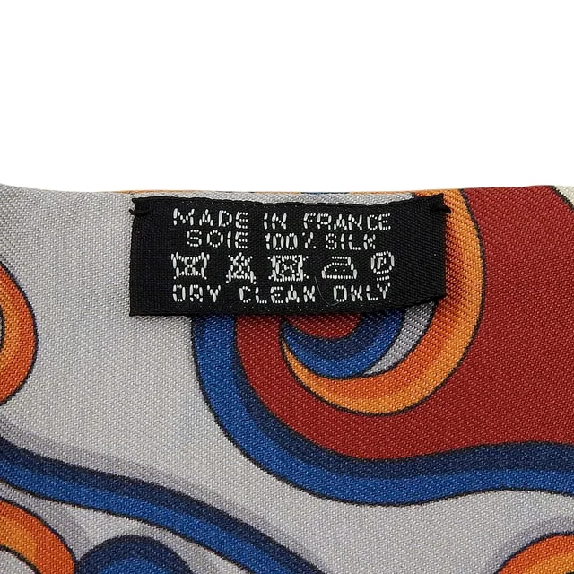 Hermès FESTIVAL DES AMAZONES Maxi Twilly Black/Multi in Black Silk from VINTAGE QOO TOKYO, photo 2 of 2