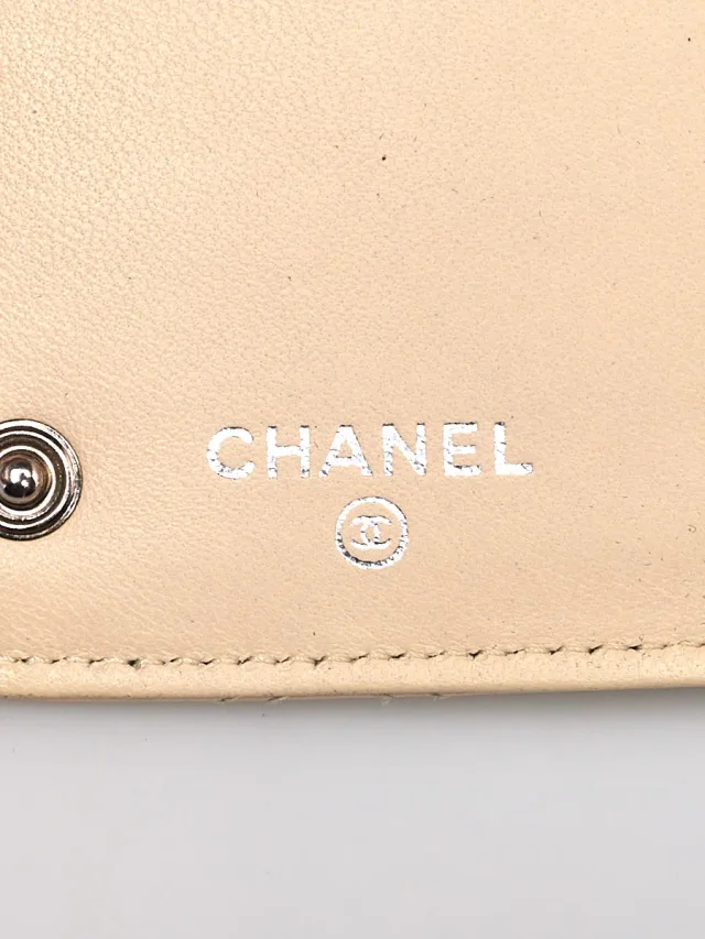 Chanel Dark White Quilted Leather (PNY- Paris New York) Zippy Wallet in White Leather from Yoogis, photo 5 of 10
