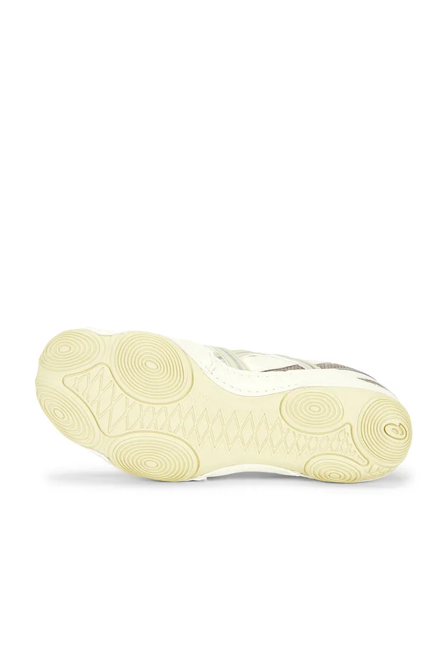 Asics Hypersync in Oyster White & Ivory, photo 6 of 6 from REVOLVE (Canada)