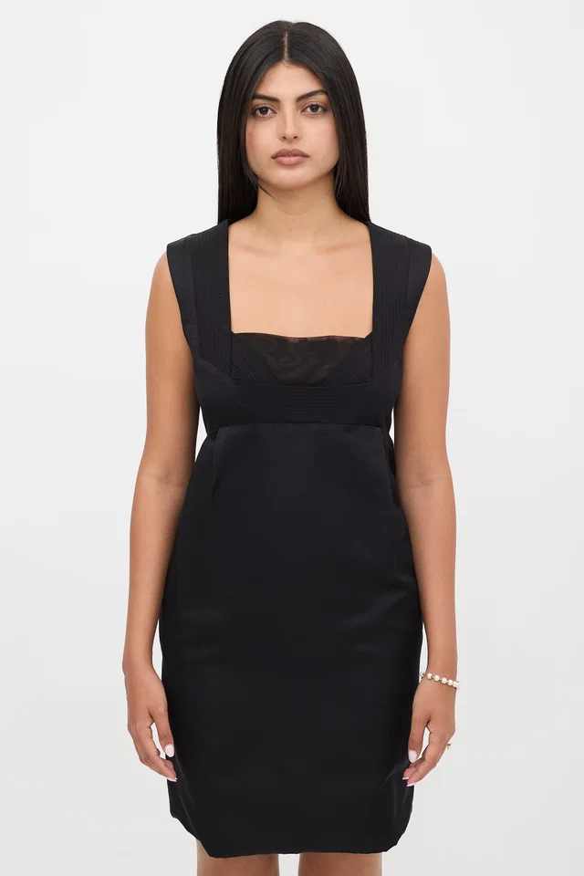 Gucci 2007 Silk Pleated Shift Dress in Silk from VSP Consignment