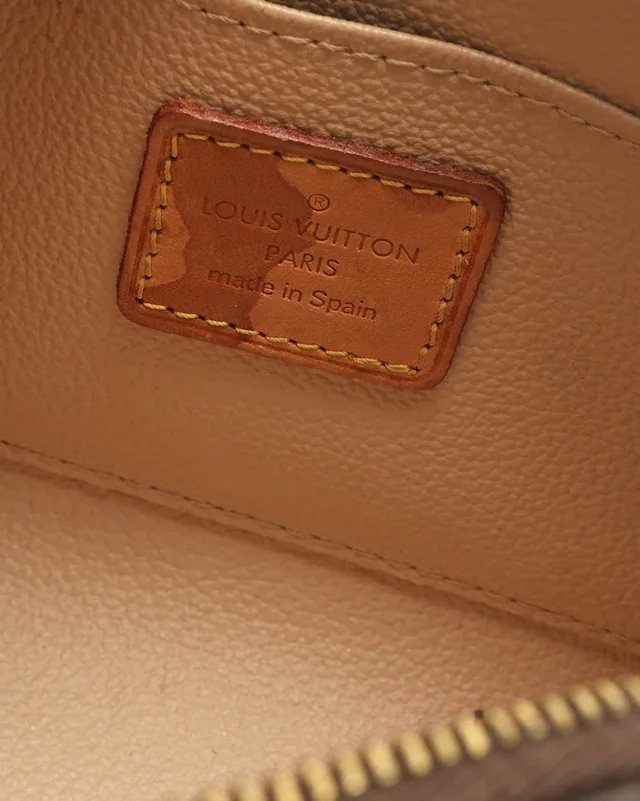 Louis Vuitton Monogram Cosmetic Pouch in Coated canvas from A Retro Tale, photo 8 of 9