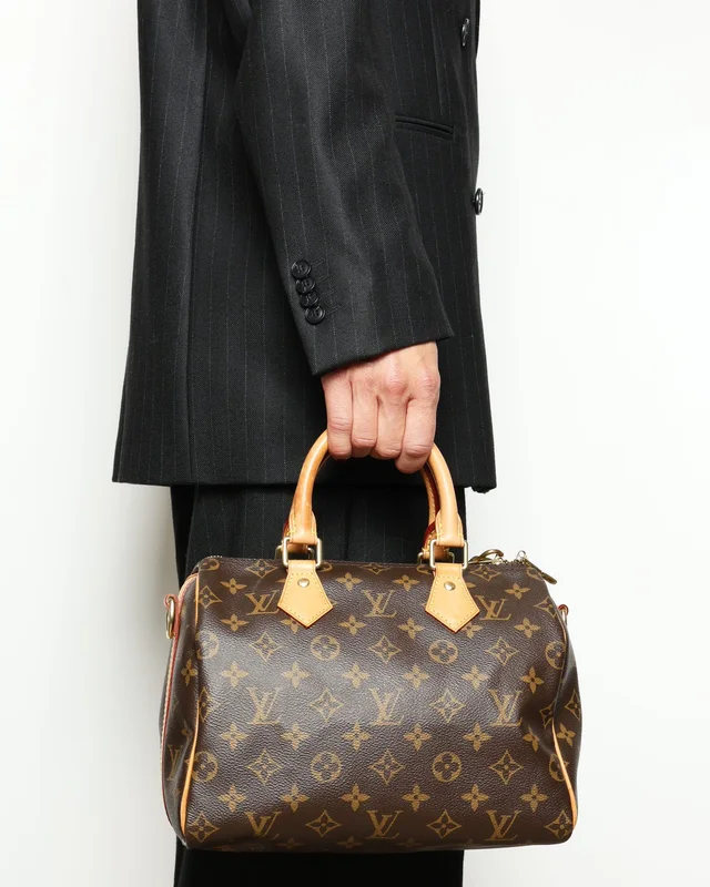 Louis Vuitton Epi Speedy 25 Bag in Leather from A Retro Tale, photo 10 of 11