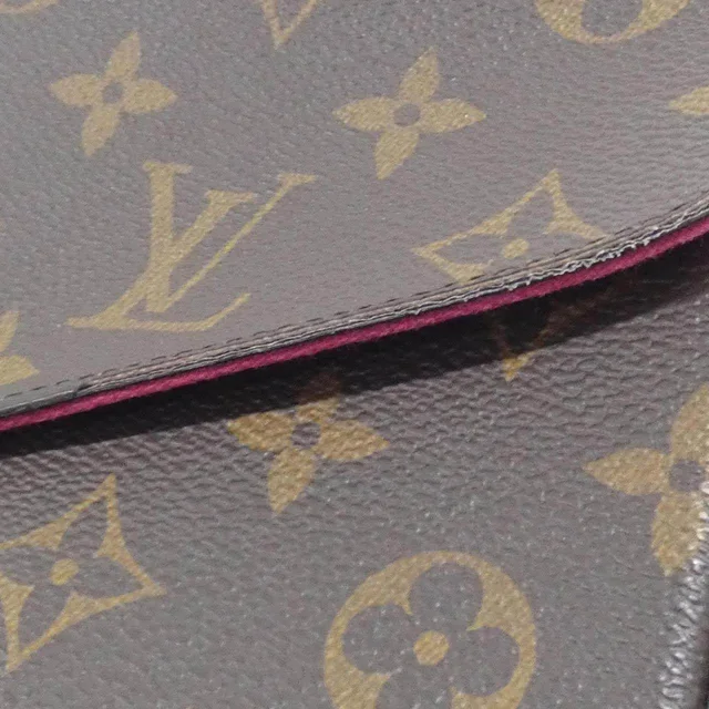 Louis Vuitton Monogram Shoulder Bag in Brown Canvas from LuxUness, photo 4 of 9