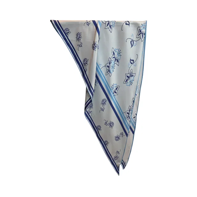 Loro Piana TRIANGLE AQUILEGIA TWILL (وشاح) SCARF in Silk from Luxury Promise