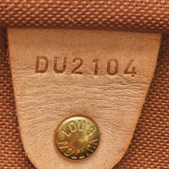 Louis Vuitton Monogram Speedy 40 Shoulder Bag in Coated canvas from A Retro Tale, photo 8 of 8