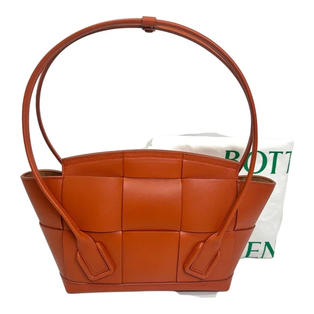 Bottega Veneta Arco Bag in Brick from Luxury Promise
