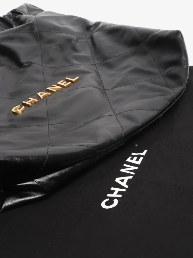 Black Chanel 22 medium bag in Black Leather from Sign of the Times, photo 8 of 8