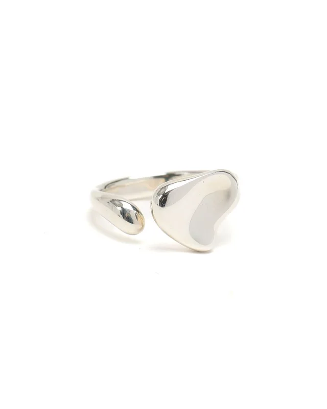 Tiffany & Co. Elsa Peretti Full Heart Silver Ring in Silver from A Retro Tale