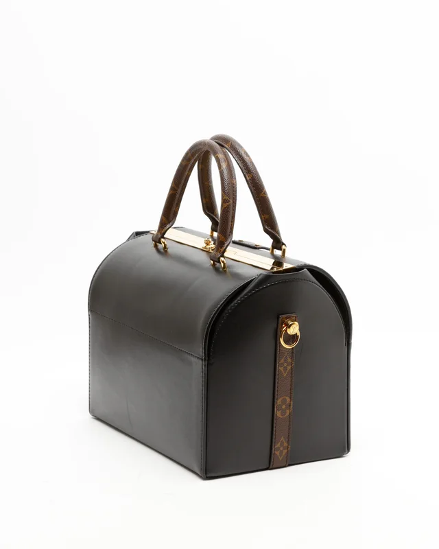Louis Vuitton Monogram Speedy Doctor 25 Bag in Coated canvas from A Retro Tale, photo 3 of 10