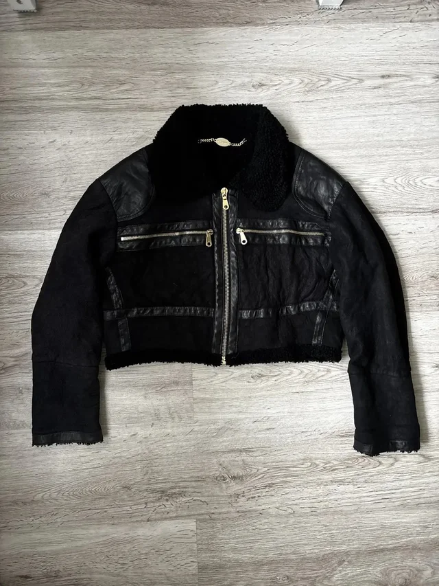 Mulberry Made In Italy Shearling Cropped (Circa 2009–2012) in black from Grailed, photo 1 of 1