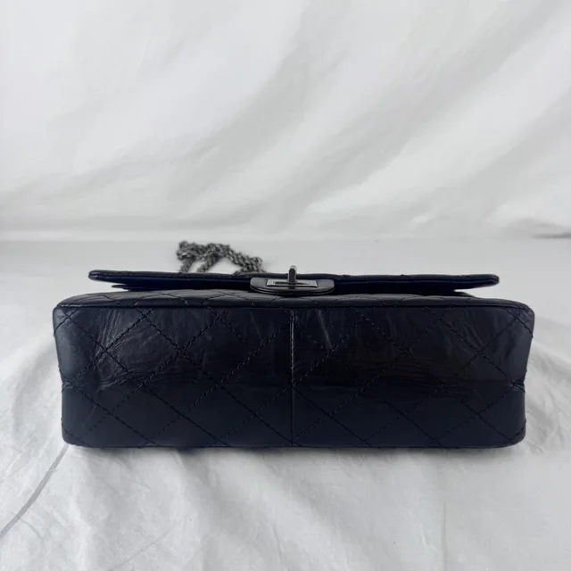 Chanel 2.55 Reissue Old Medium Bag in aged calfskin, Metal from Reowned, photo 5 of 12