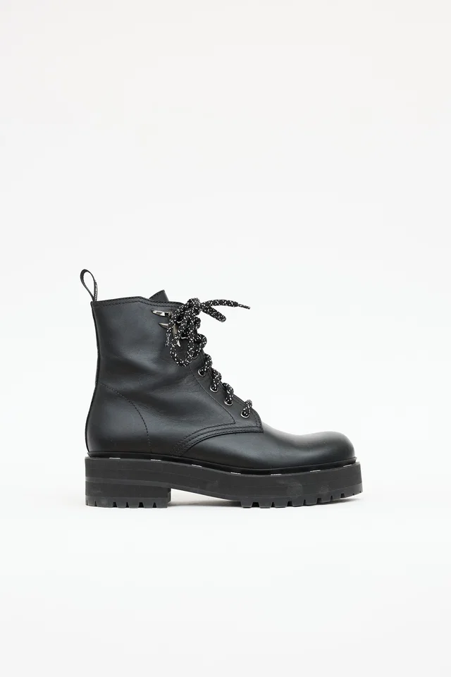 Fendi Freedom Combat Boot in Leather from VSP Consignment