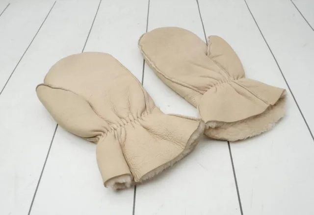 Chanel Real Leather Beige Quilted CC Logo Faux Shearling Mitten Gloves in Beige Leather from Bagriculture
