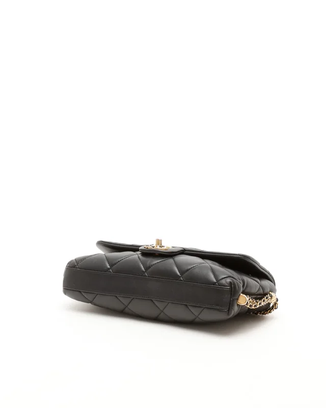 Chanel 19 Medium Shoulderbag in Leather from A Retro Tale, photo 5 of 11