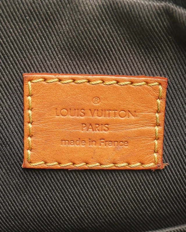Louis Vuitton x Nido Giant Damier Ebene Monogram Nil Messenger Bag in Brown Coated canvas from A Retro Tale, photo 5 of 8