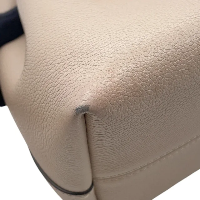 Louis Vuitton Lockme Bucket NV BeigeM57688 Leather in Leather from GALLERY RARE, photo 10 of 19