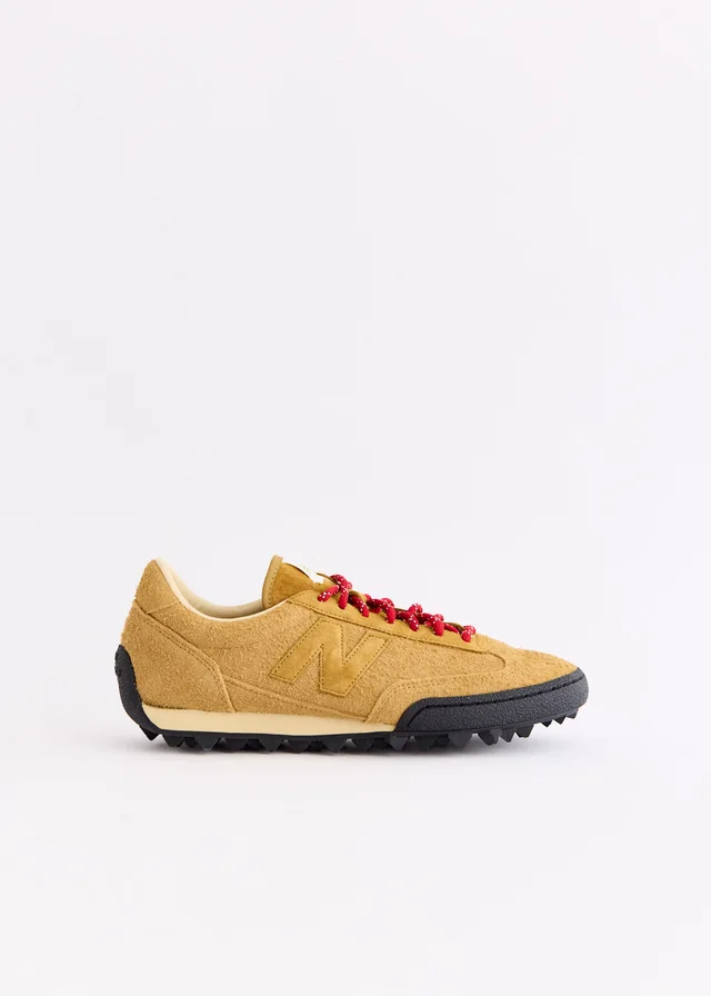 New Balance Gator Run 'Timberwolf' Sneakers in Beige from Incu, photo 1 of 1