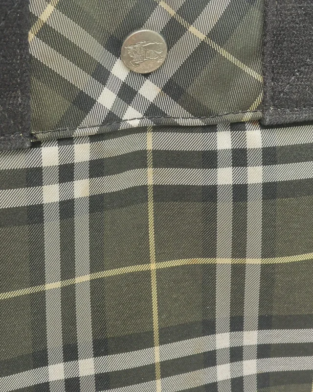 Burberry Nova Check Tote Bag from A Retro Tale, photo 6 of 12