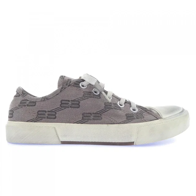 Balenciaga Sneakers from LuxUness