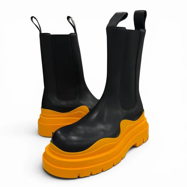Bottega Veneta Tire Chelsea Leather Boots in Leather from LuxUness