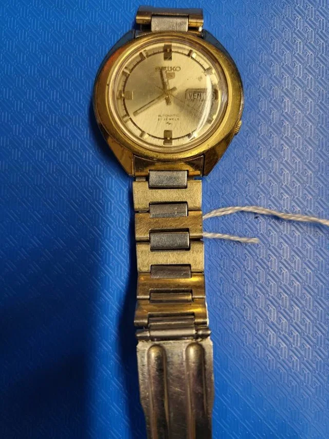 Seiko vintage Man's mechanical watch in Gold Metal from Oxfam Online Shop