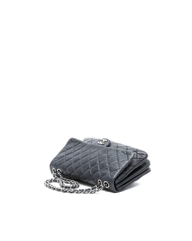 Chanel Accordion Single Flap Bag in Lambskin from A Retro Tale, photo 4 of 11