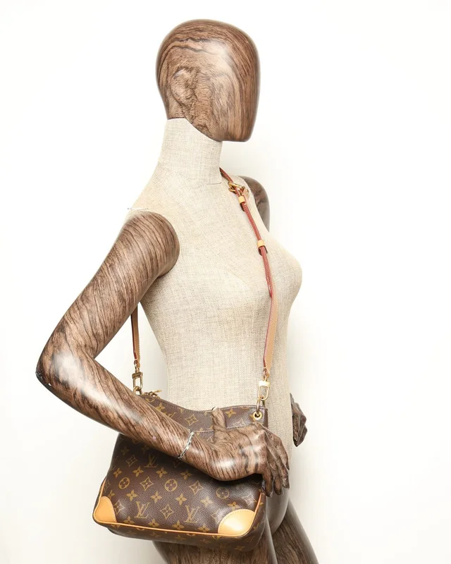 Louis Vuitton Monogram Odeon NM PM Shoulder Bag in Coated canvas from A Retro Tale, photo 9 of 10