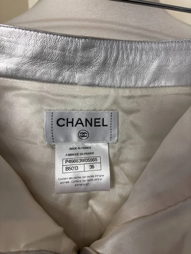 Chanel Women skirt 100% leather/silk silver Size: S in Silver Leather from Oxfam Online Shop, photo 2 of 4