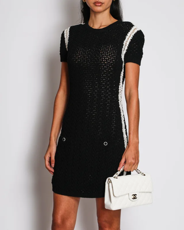 Chanel 22C Black and White Knitted Mini Dress With Buttons Details Size FR 36 (UK 8) in Black Silk from Sellier, photo 2 of 2