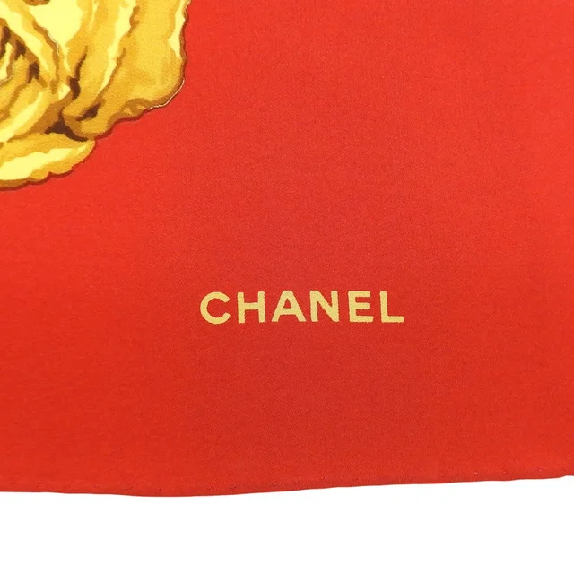 Chanel Chain Camellia Pattern Scarf Red in Red Silk from VINTAGE QOO TOKYO, photo 6 of 10