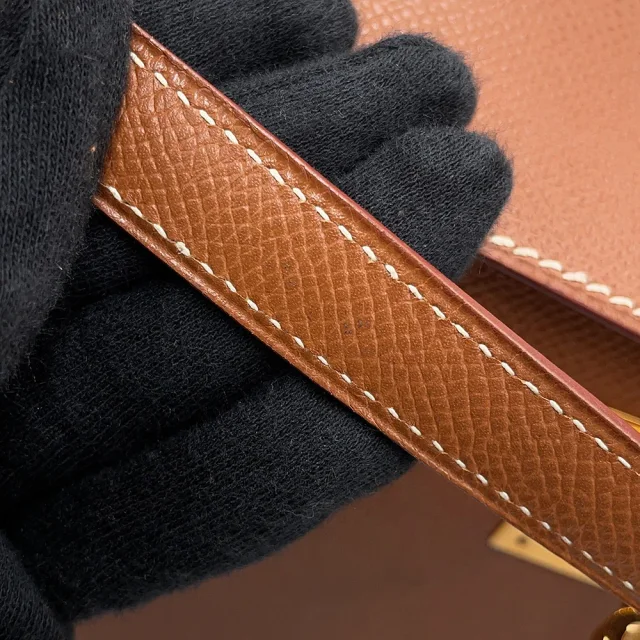 Hermès Kelly Sellier Gold Epsom Size 32 in Gold Epsom leather from GALLERY RARE, photo 14 of 18