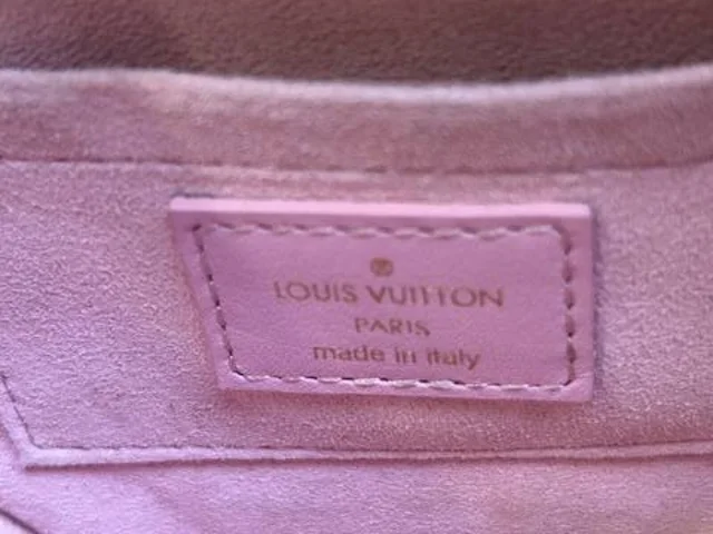 Louis Vuitton New Wave Heart NZ 4138 Calfskin leather Rose Pink Cross-body in Pink Leather from Oxfam Online Shop, photo 5 of 8