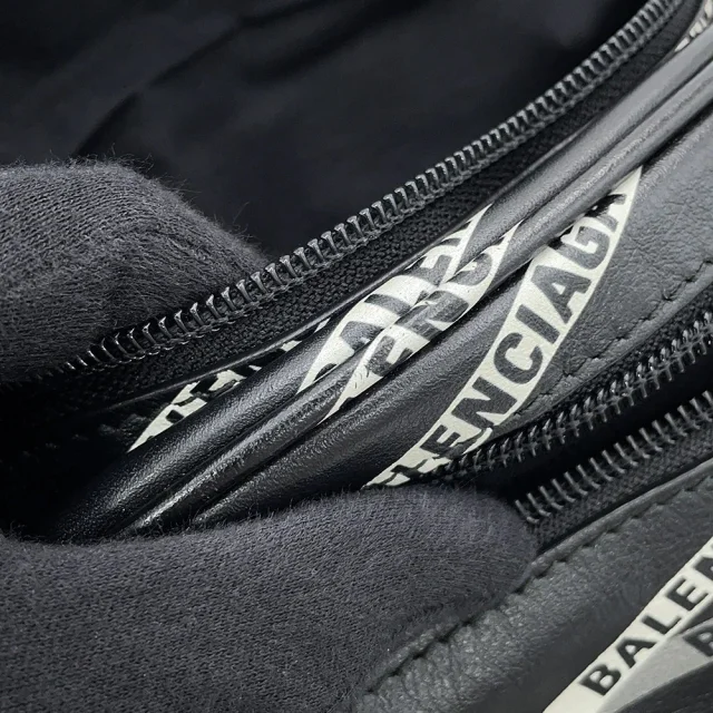 Balenciaga Explorer Waist Bag Black529550OXT251073 Leather in Leather from GALLERY RARE, photo 9 of 17
