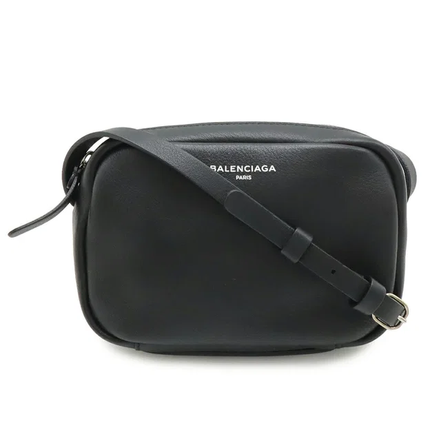 Balenciaga Everyday Leather Shoulder Bag in Leather from LuxUness